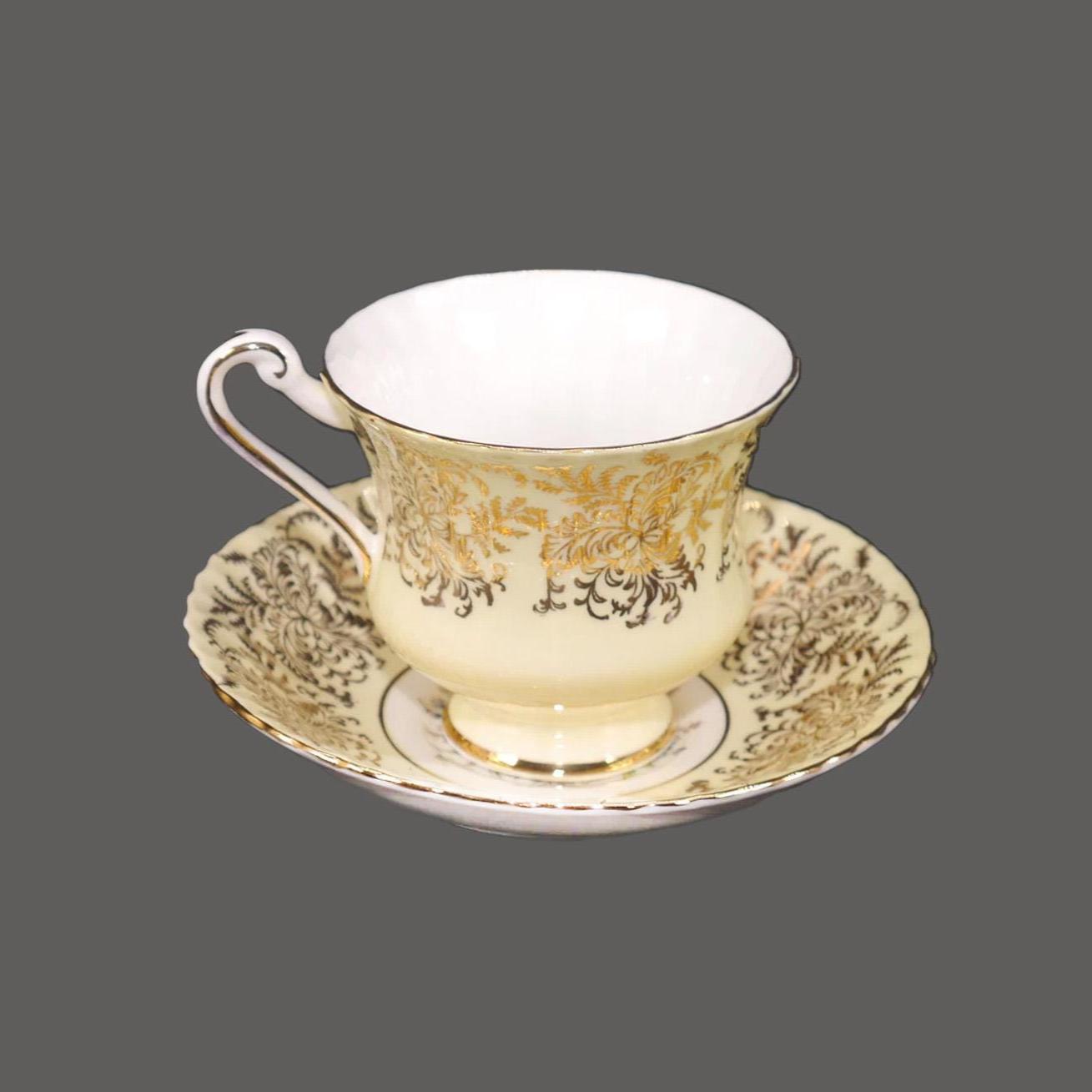 Exquisite gold scroll pattern coffee cup and saucer set
